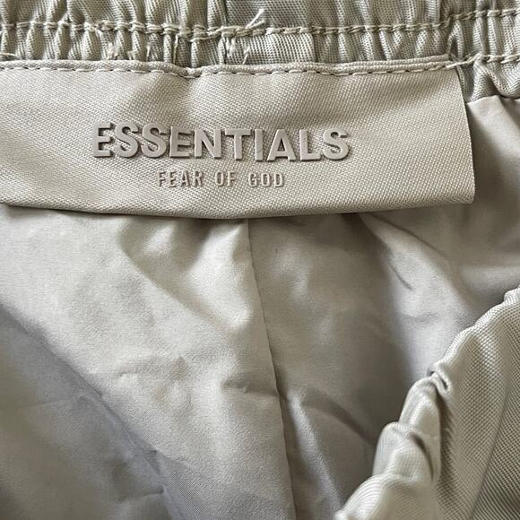ESSENTIALS FEAR OF GOD MENs  NYLON TRACK PANT SIZE XS DESERT TAUPE - Picture 9 of 11